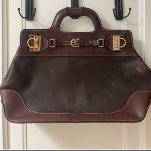 SALVATORE FERRAGAMO LEATHER MESSENGER BAG